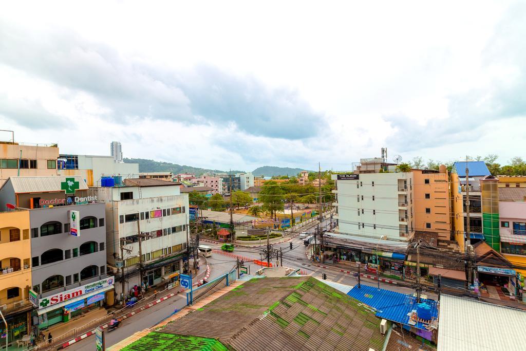 Phusita Hotel - Sha Certified Patong 객실 사진