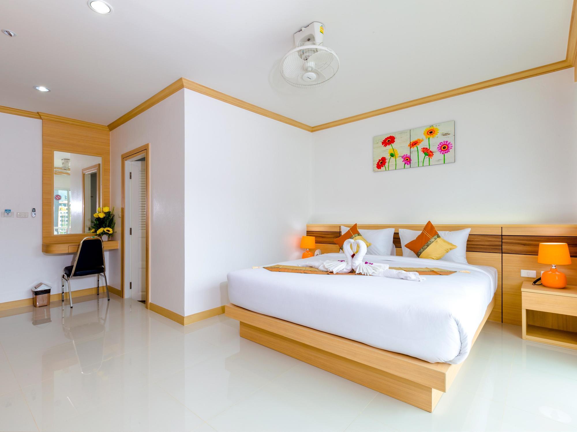Phusita Hotel - Sha Certified Patong 외부 사진